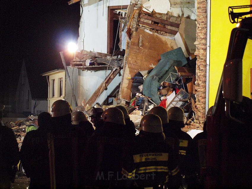 Hausexplosion Bruehl bei Koeln Pingsdorferstr P262.JPG